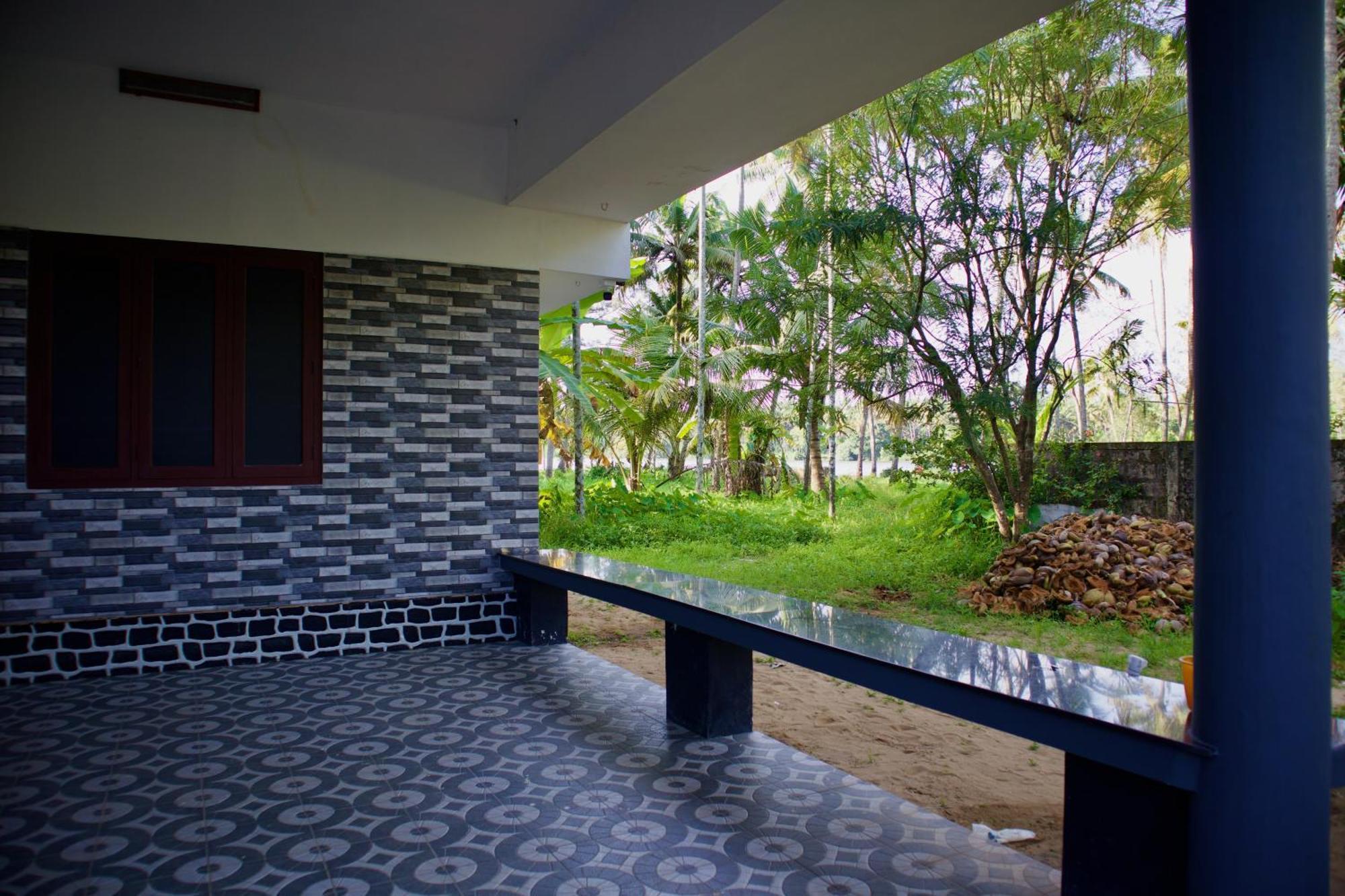 Ambili Riverfront Villa With Party Hall Irimbranallur Exterior foto